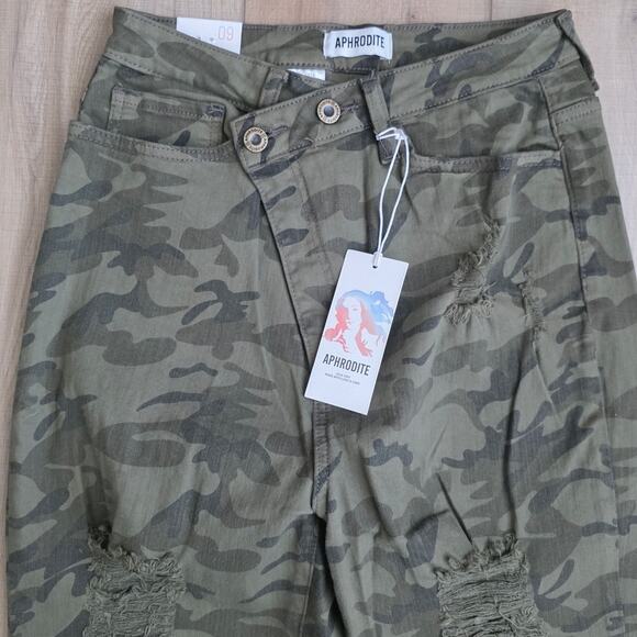 Aphrodite Crossover High Waisted Distressed Loose Camo Green Jeans Women Sz 9/29 - Picture 7 of 14